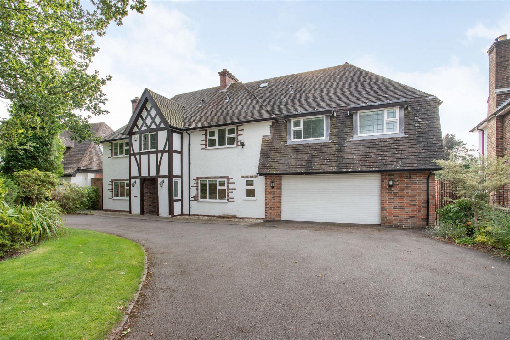 Moor Hall Drive, Sutton Coldfield, B75 6LS Aston Knowles